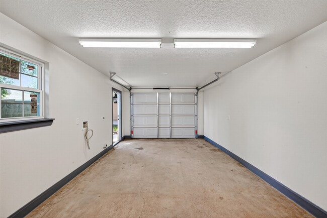 Building Photo - 7623 McHenry St