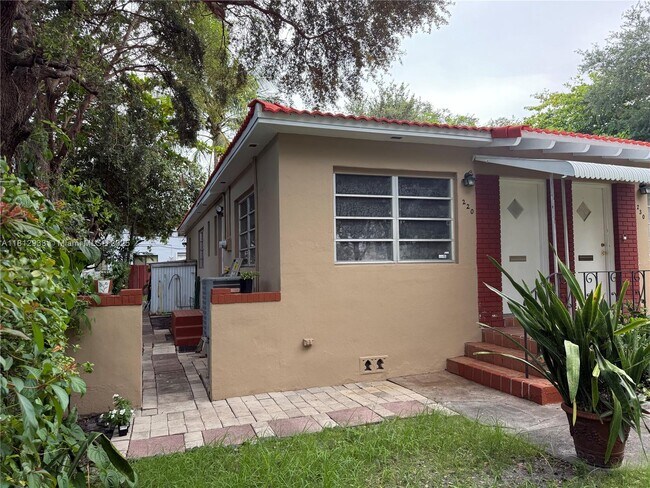 Building Photo - 230 Hibiscus Dr