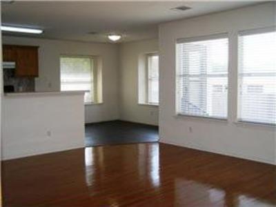 Building Photo - 15534 Sarah's Creek Dr