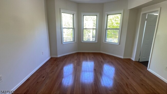 Building Photo - 120 S 7th St