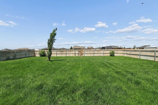 Building Photo - 9240 Highland Springs Dr