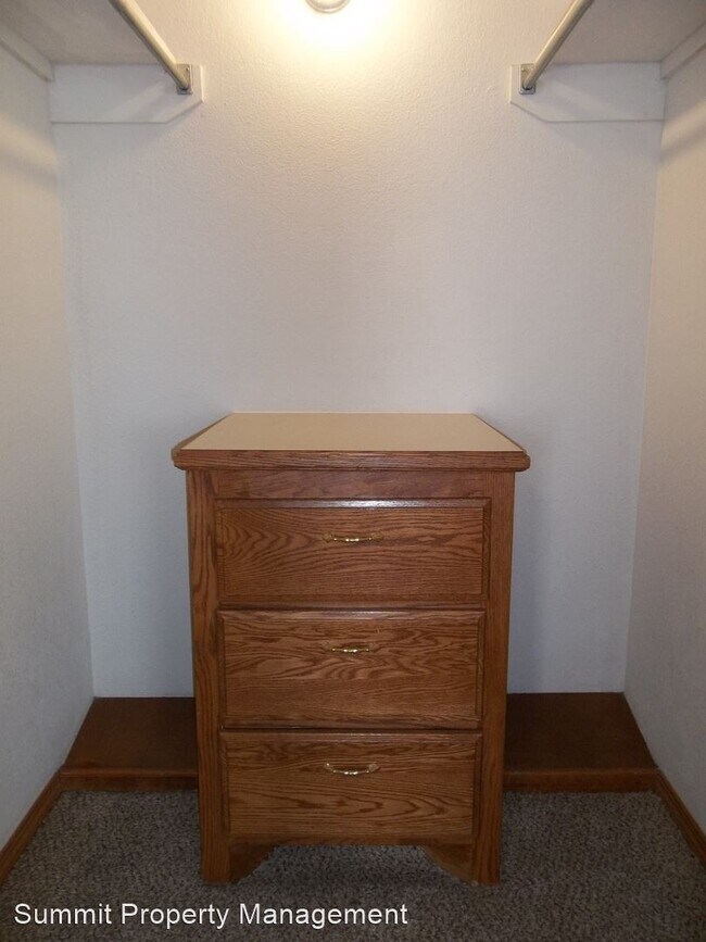 Building Photo - Studio, 1 bath Apartment - 120 S. Burdick ...