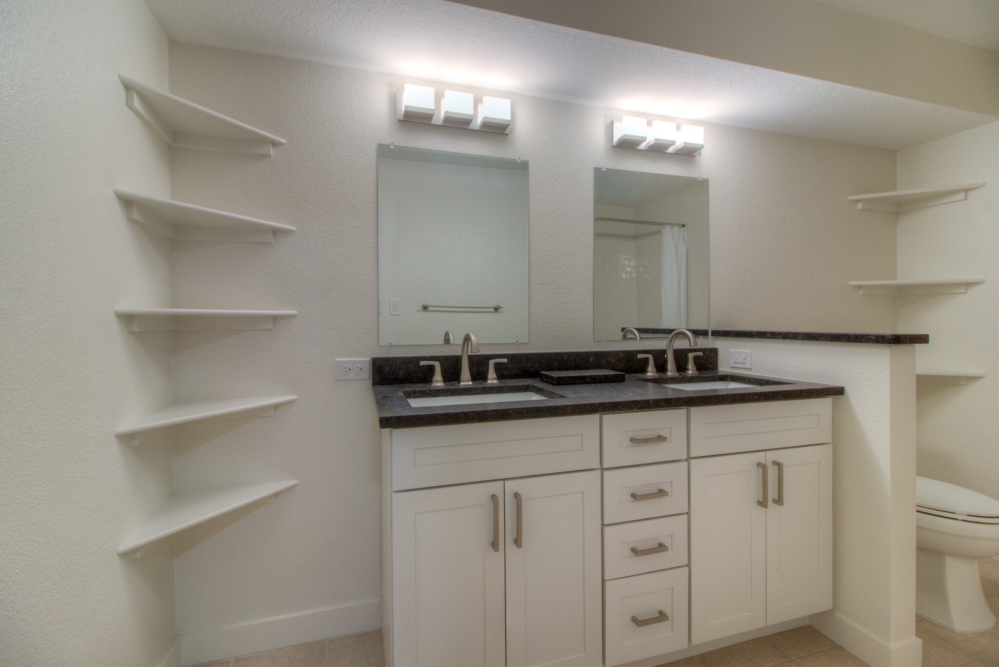 Building Photo - 7665 E Quincy Ave