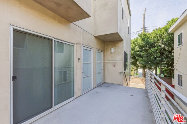 Building Photo - 3637 Dunn Dr