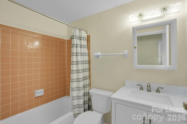 Building Photo - 2427 Studley Rd