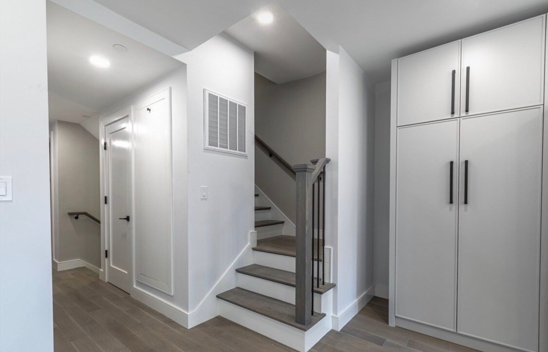 Building Photo - 169 Newbury St