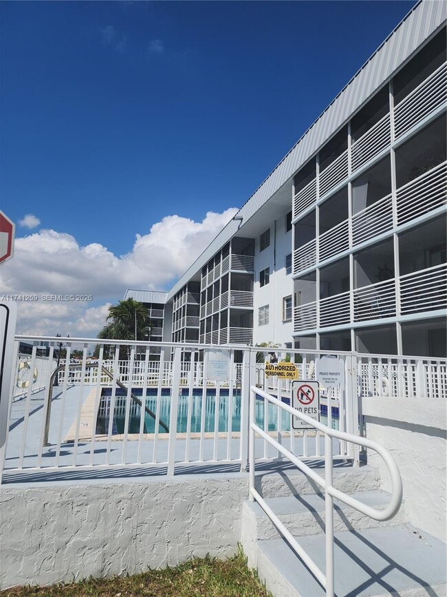 Building Photo - 3750 NE 170th St