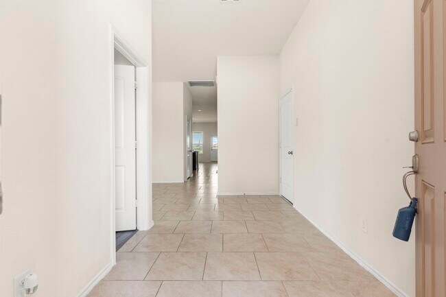 Building Photo - 23607 Legano Dr