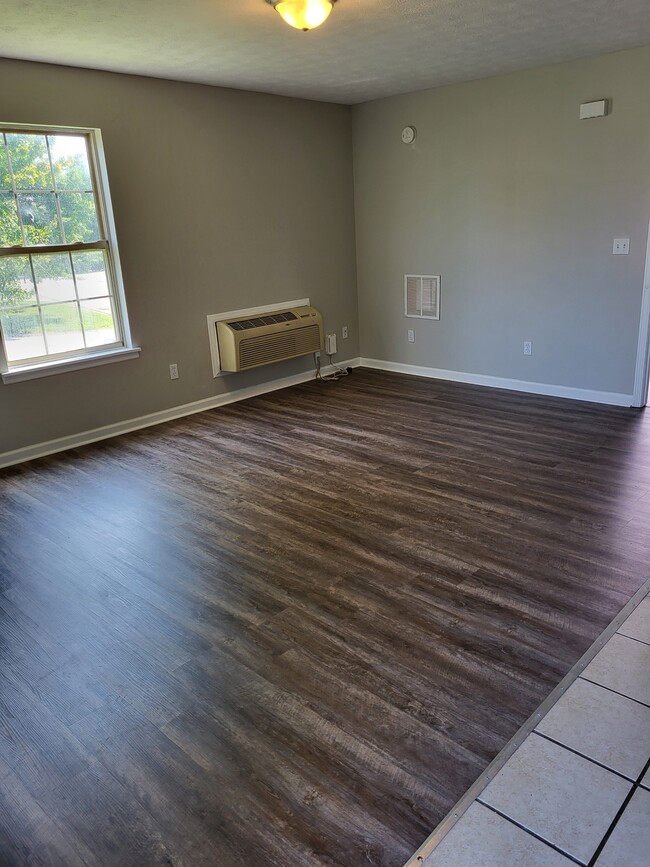 Building Photo - 176 Spring Cir Dr