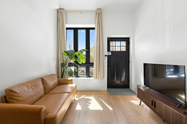 Building Photo - 206 Fulton Ave