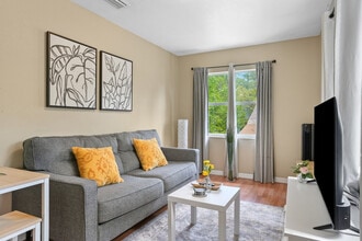 Building Photo - 1022 E 25th Ave