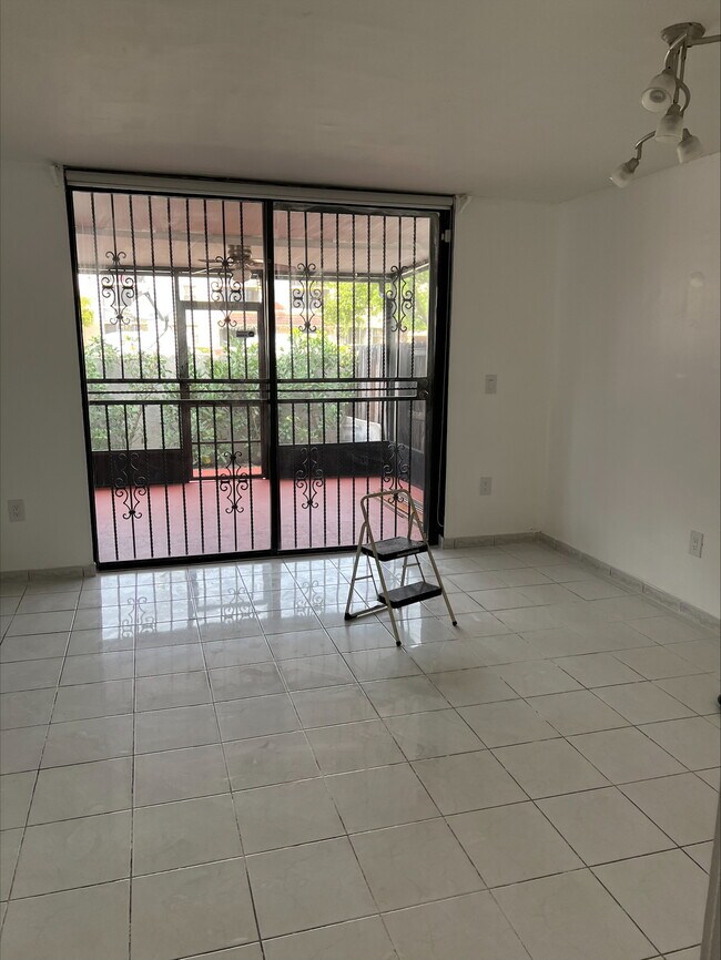 Building Photo - 12253 SW 16th Terrace