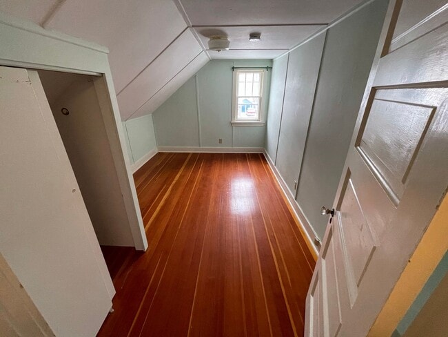 Building Photo - Unique Rental Home