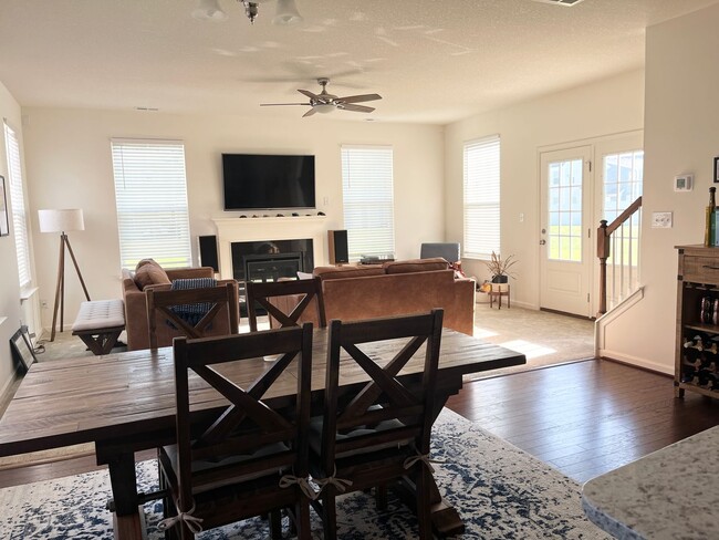 Building Photo - 3428 Crow Pt Wy