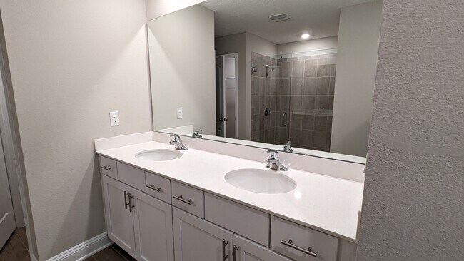 Building Photo - 116 Zancara St