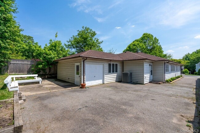 Building Photo - 17 Edgar Ct