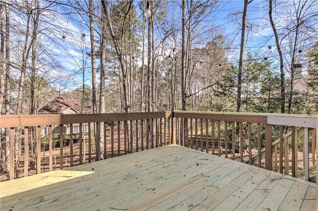 Building Photo - 637 Wedgewood Dr