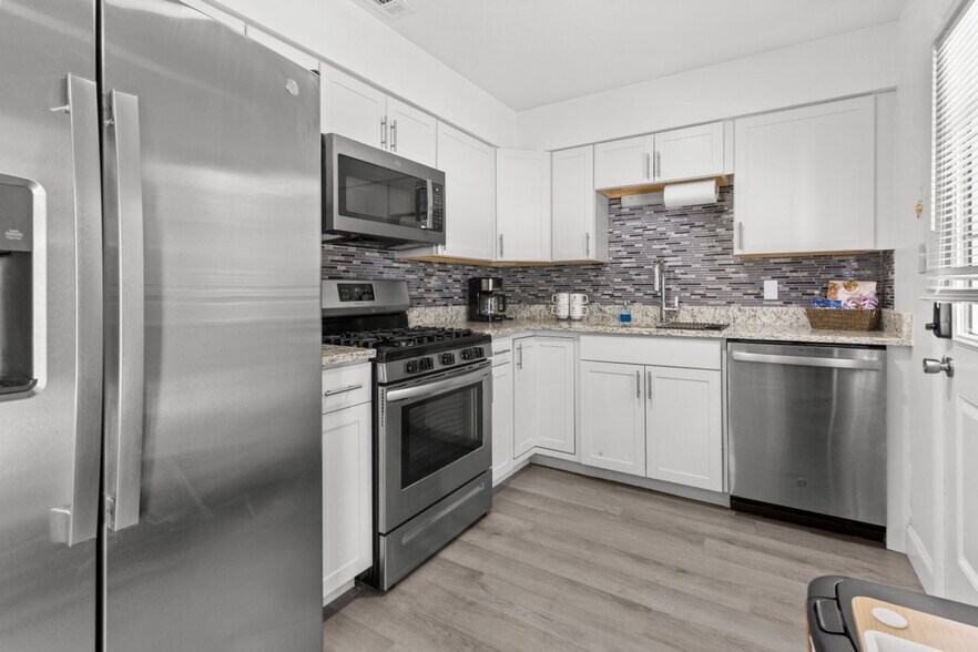 Building Photo - 3204 NW 10th St