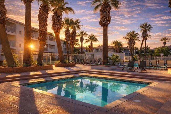 Building Photo - 1845 W Canyon View Dr