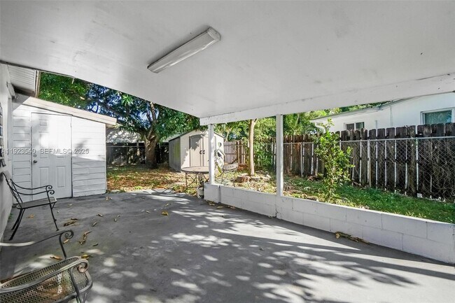 Building Photo - 601 SW 64th Pkwy