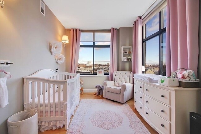 Building Photo - 610 Newark St.