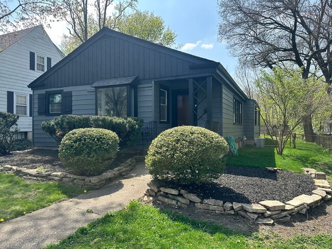 Primary Photo - 834 Gardner Rd