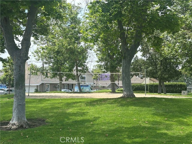 Building Photo - 13 Pinewood