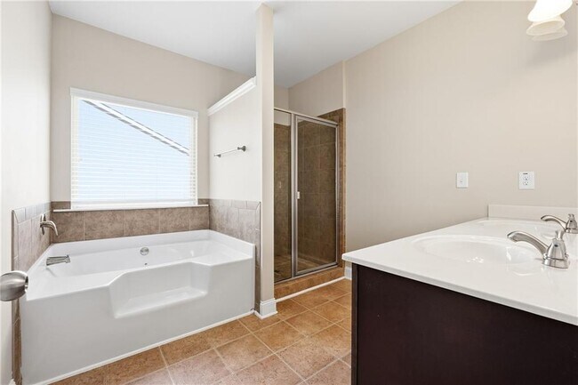 Building Photo - 1680 Sugar Ridge Dr