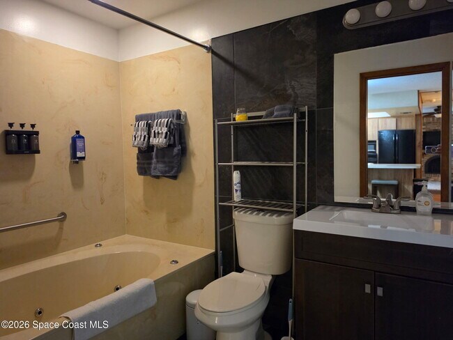 Building Photo - 2900 S Vassar St