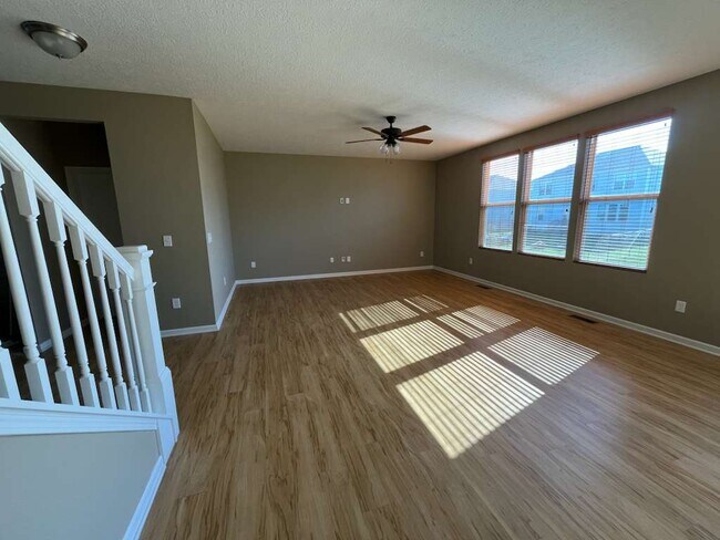 Building Photo - 165 Saddlebred Cir