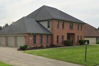 Building Photo - Stunning 4 Bedroom 3.5 Bath Home