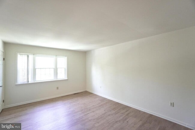 Building Photo - 1703 Smedley Ct