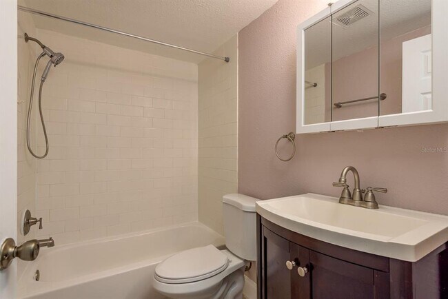 Building Photo - 4233 Belle Isle Ct