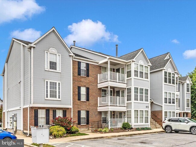 Building Photo - 615 Himes Ave