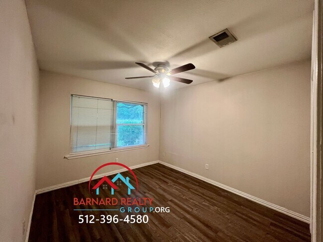 Building Photo - 106 Whitetail Dr