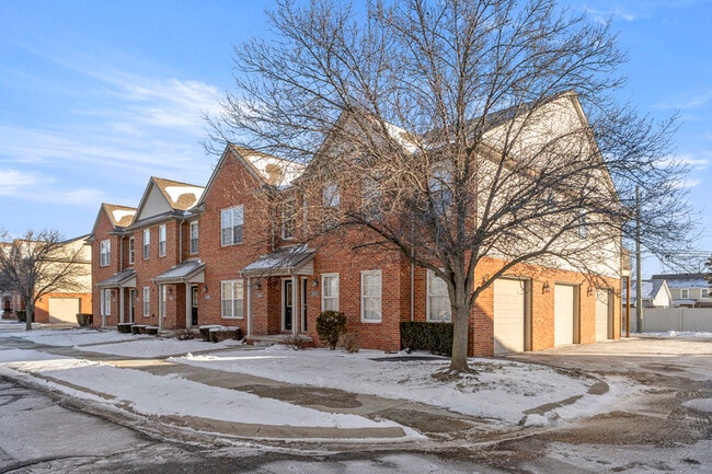 Building Photo - 13165 Turnberry