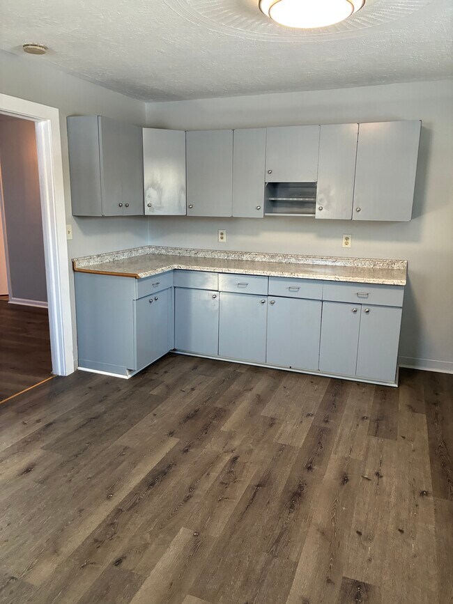 Building Photo - 1127 Mill St