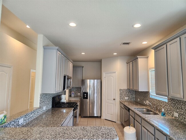 Building Photo - 12708 S Shore Dr