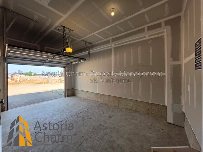Building Photo - 2928 Maisel St