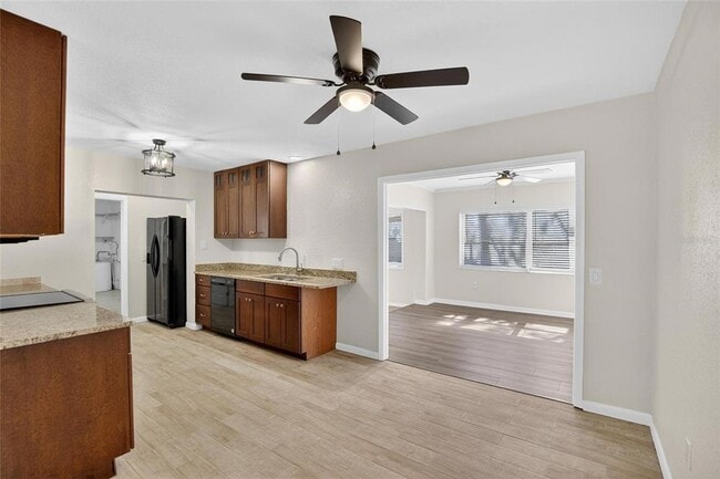 Building Photo - 311 NE 5th St