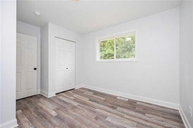 Building Photo - 3801 Hogan Rd SW