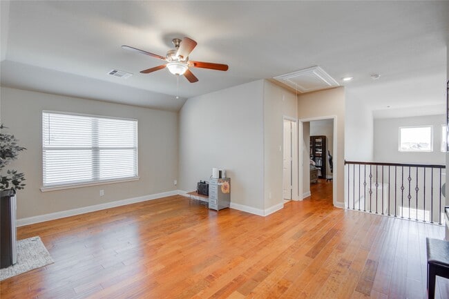 Building Photo - 12902 Oak Fls Dr