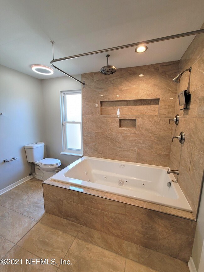 Building Photo - 8379 Chason Rd W