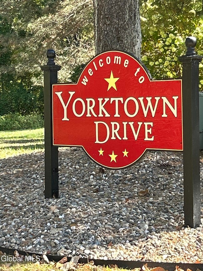 Building Photo - 212 Yorktown Dr