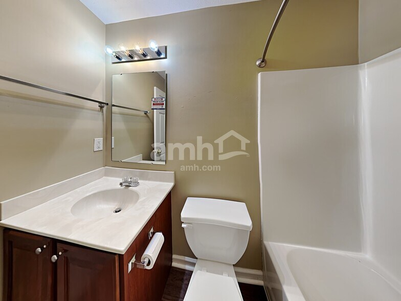 Building Photo - 12305 Driftstone Dr