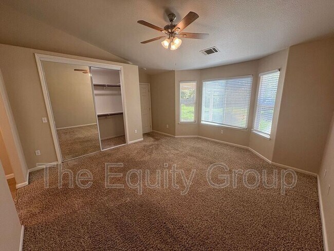 Building Photo - 3645 E Vista Dr