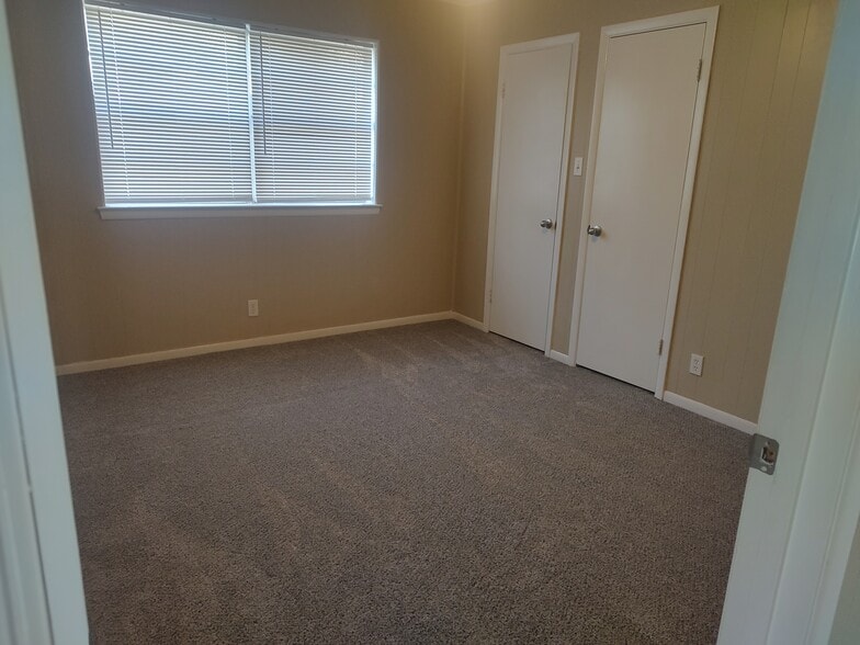 Master Bedroom - 508 W Baylor St