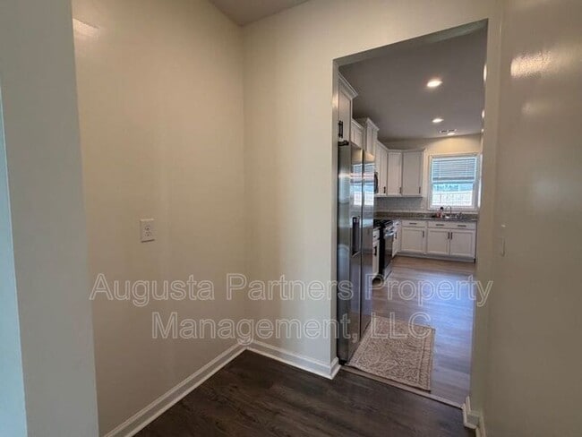 Building Photo - 1097 Sapphire Dr
