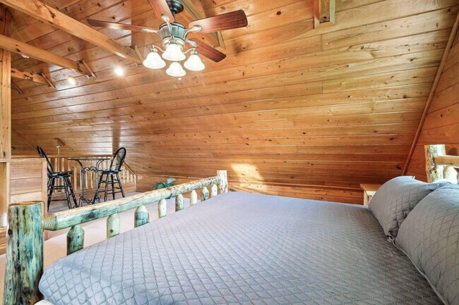 Building Photo - 801 Crystal Br Wy