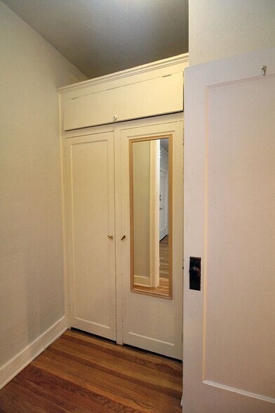 Building Photo - 2354-2362 SW Cactus Dr